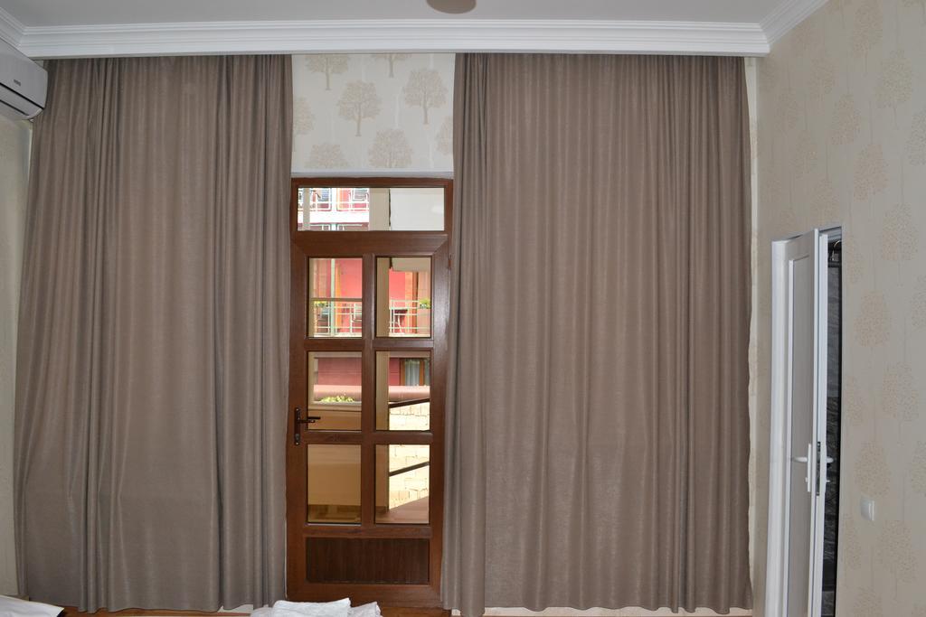 Guest House Rafael Tbilissi Extérieur photo